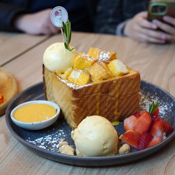 Mastering the Art of Perfecting Pasta Carbonara: Tips and Tricks from Italy